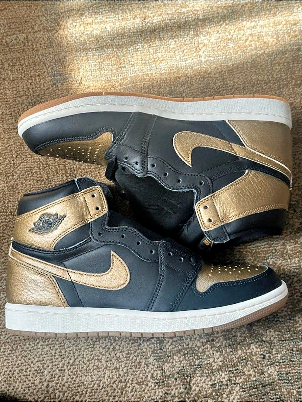 Nike Air Jordan 1s | Black & Gold | M: 8.5 W:10
